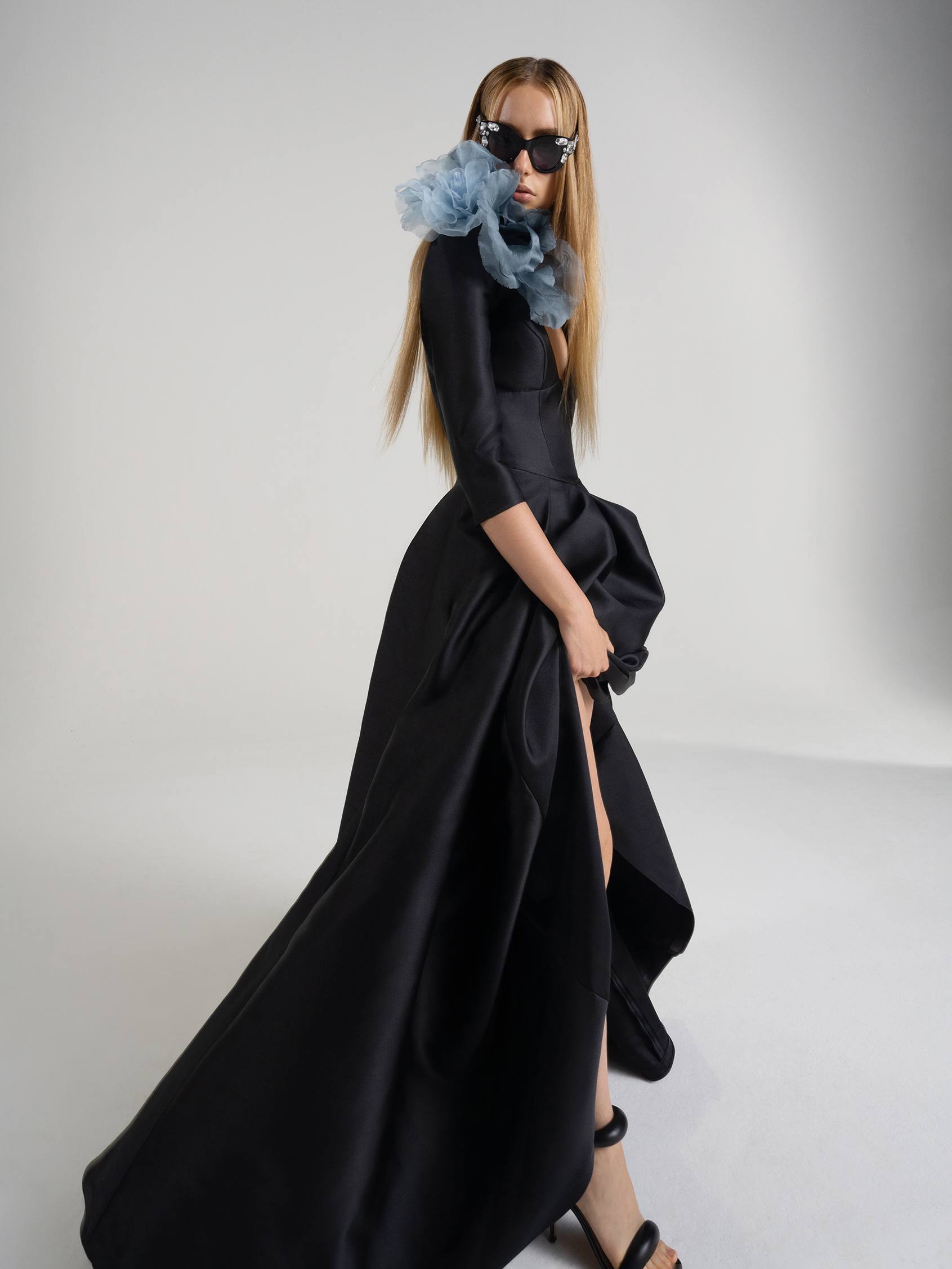 Vera wang black gown sale