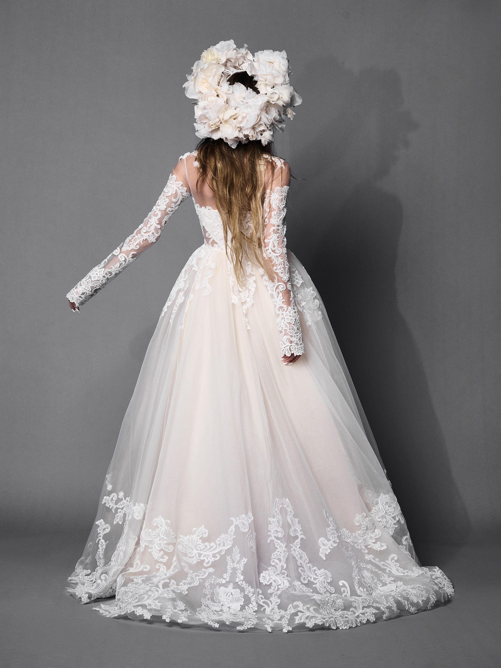 Enchanting Lace Princess Ballgown Wedding Dress with Spaghetti Straps
